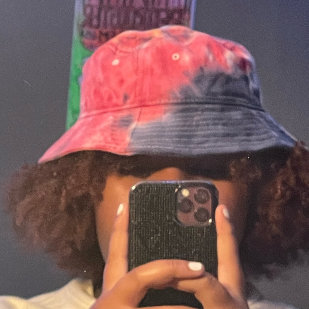 A bucket hat